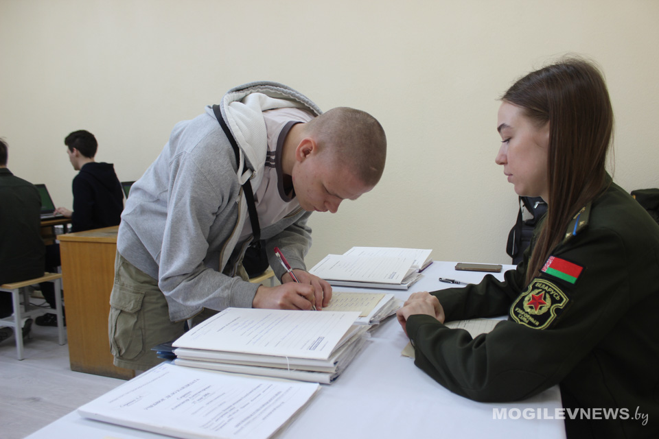 В Могилевской области 160 юношей и 40 девушек проходят профотбор для поступления на военные специальности