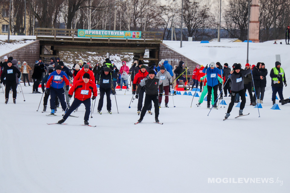 Областной зимний спортивный праздник «Могилевская лыжня-2024» состоялся на биатлонном комплексе в Чаусах. Фото