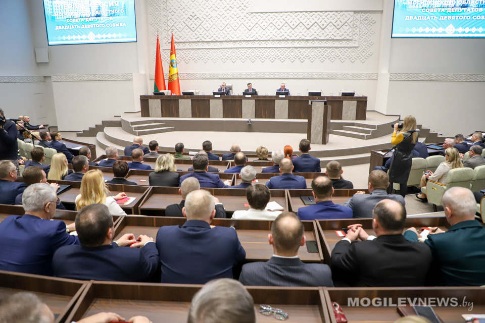 Первая сессия областного Совета депутатов двадцать девятого созыва прошла в Могилеве.Фото.