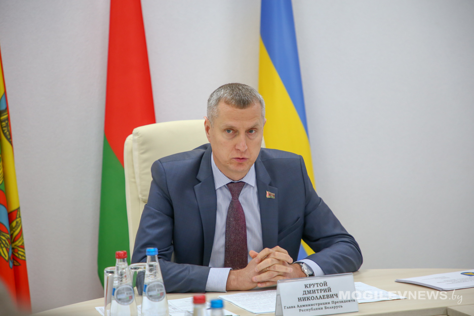 От сельского хозяйства до туризма: Дмитрий Крутой обсудил развитие региона во время посещения Славгородского района. Фото