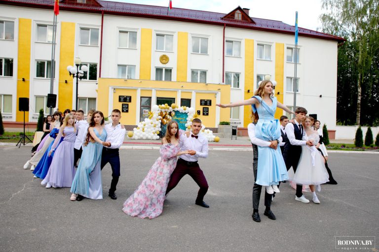 Районный выпускной вечер прошел в Климовичах
