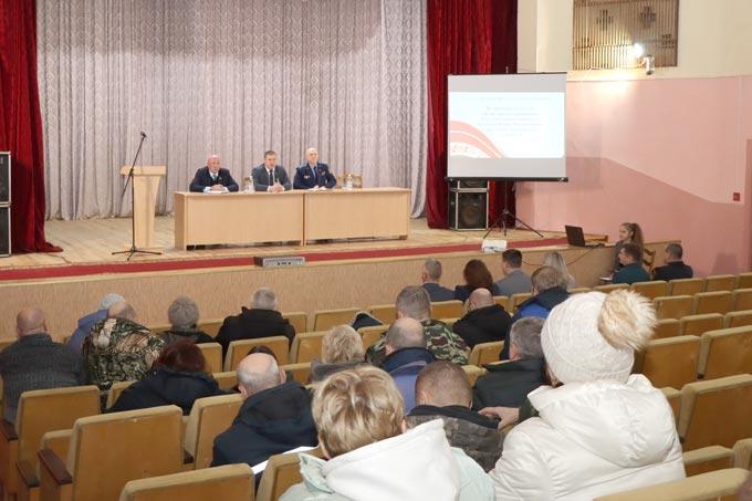 Дороги, качество воды, работа почты: на Мстиславщине продолжаются встречи руководства района с населением