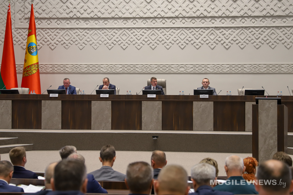 Очередная четвертая сессия Могилевского областного Совета депутатов прошла в Могилевском облисполкоме. Фото