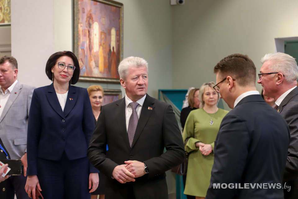 Министр культуры Беларуси ознакомился с экспозицией художественного музея имени В. К. Бялыницкого-Бирули. Фото