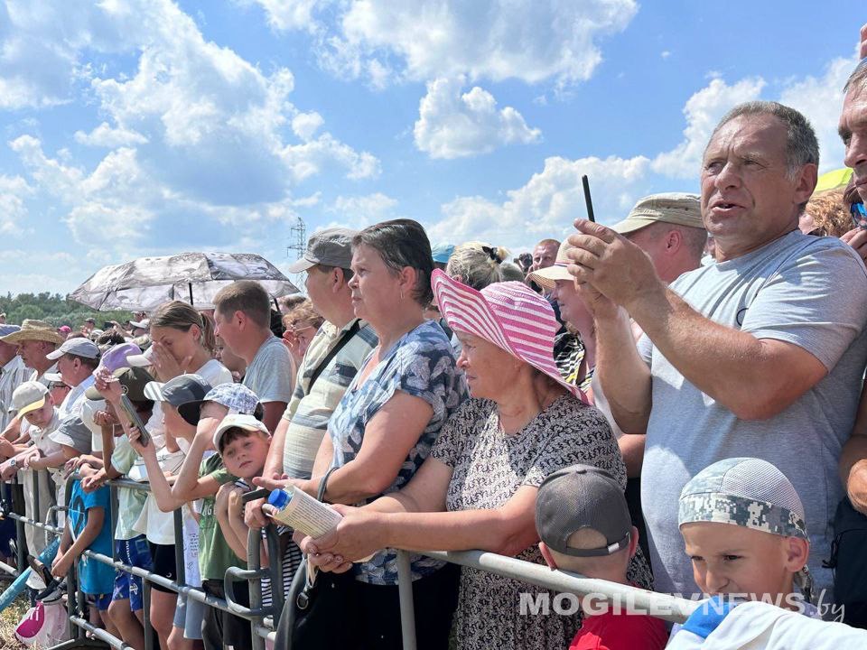 10 000 человек стали свидетелями реконструкции под Бобруйском. Фото