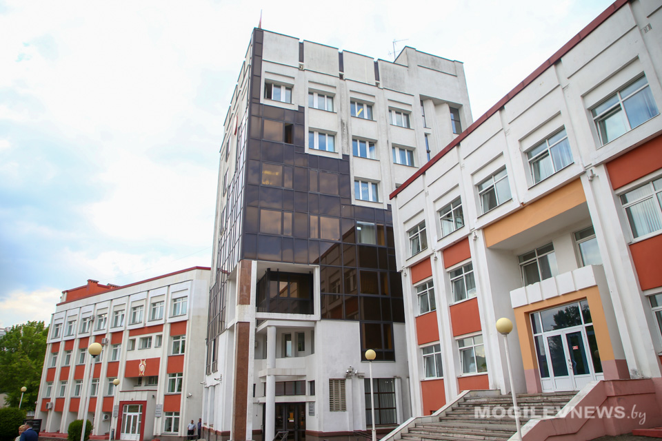 По требованию прокурора Могилевского района перед семью работниками частного предприятия погашена задолженность по зарплате на Br12 тыс.