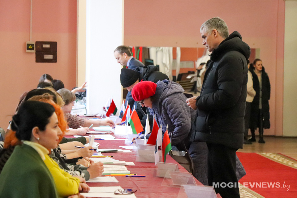 Жители Могилева активно выражают свое мнение в Единый день голосования. Фото