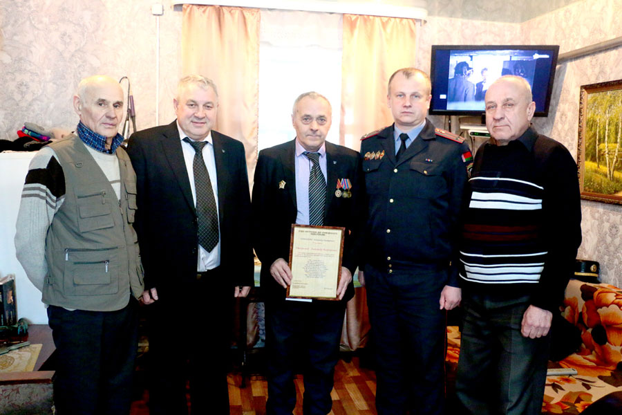 Ветеран Климовичского РОВД принимал поздравления с юбилеем