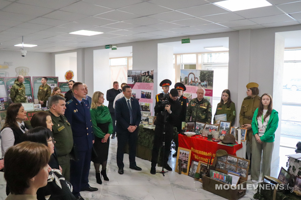 Выставку «У памяти в долгу» презентовали участникам республиканской научно-практической конференции. Фото