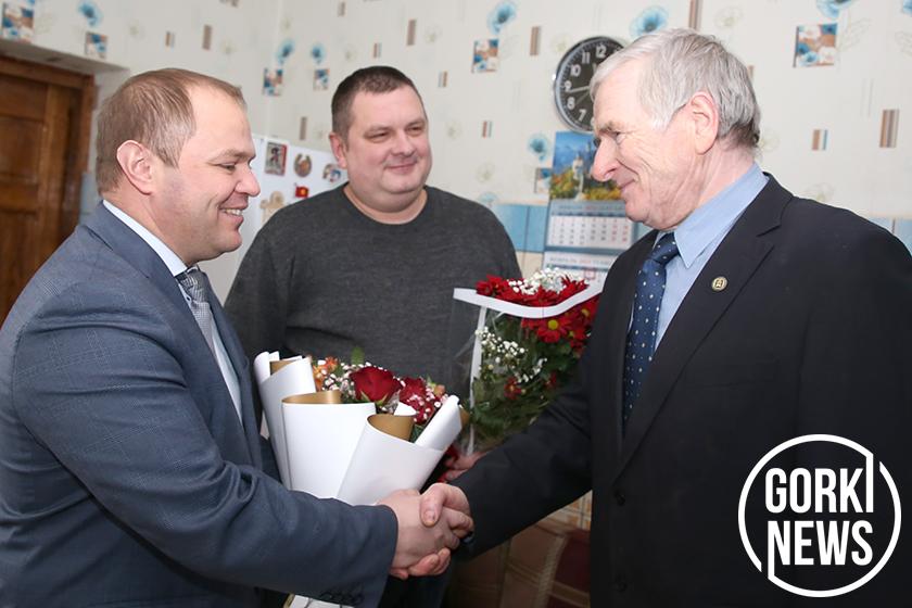 Леонид Лазарев принимал поздравления от главы района и директора учхоза