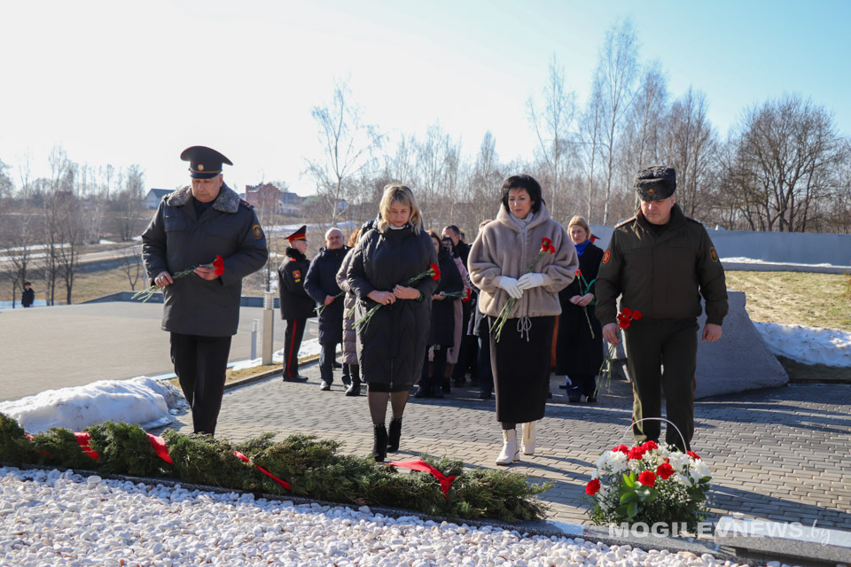 На мемориальном комплексе в д.Гаи дан старт Всебелорусскому патриотическому проекту «Память поколений во имя будущего». Фото