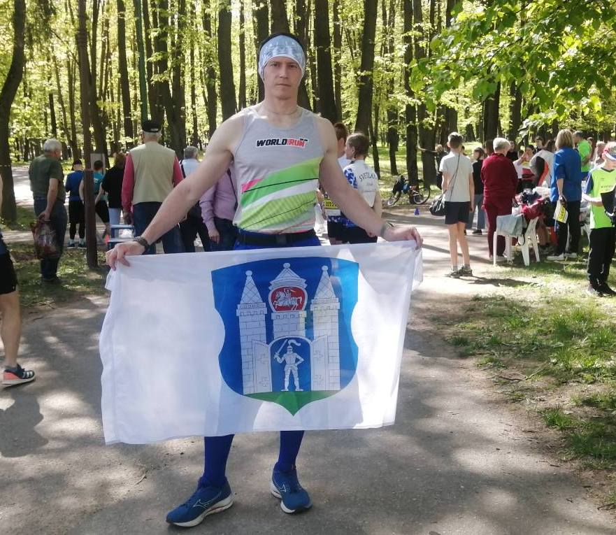 Сотрудник отдела Департамента охраны принял участие в забеге памяти экипажа Н.Ф. Гастелло