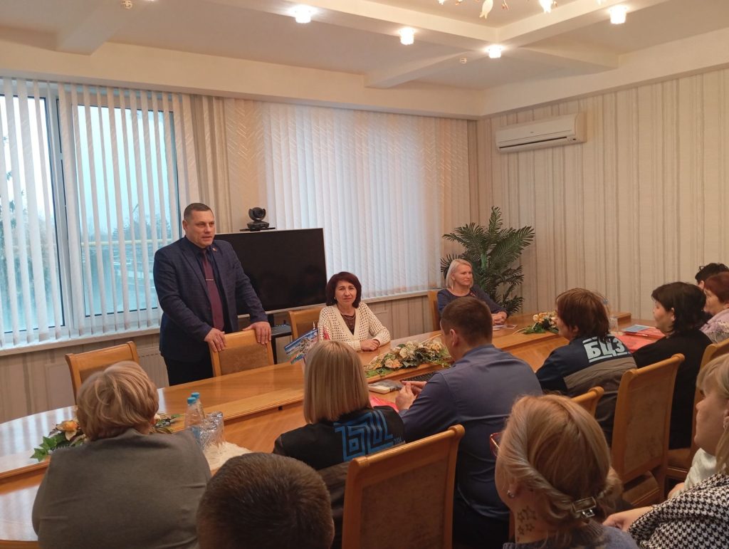 «Время выбрало нас»: ключевые вызовы и задачи трудового коллектива обсудили на Белорусском цементном заводе