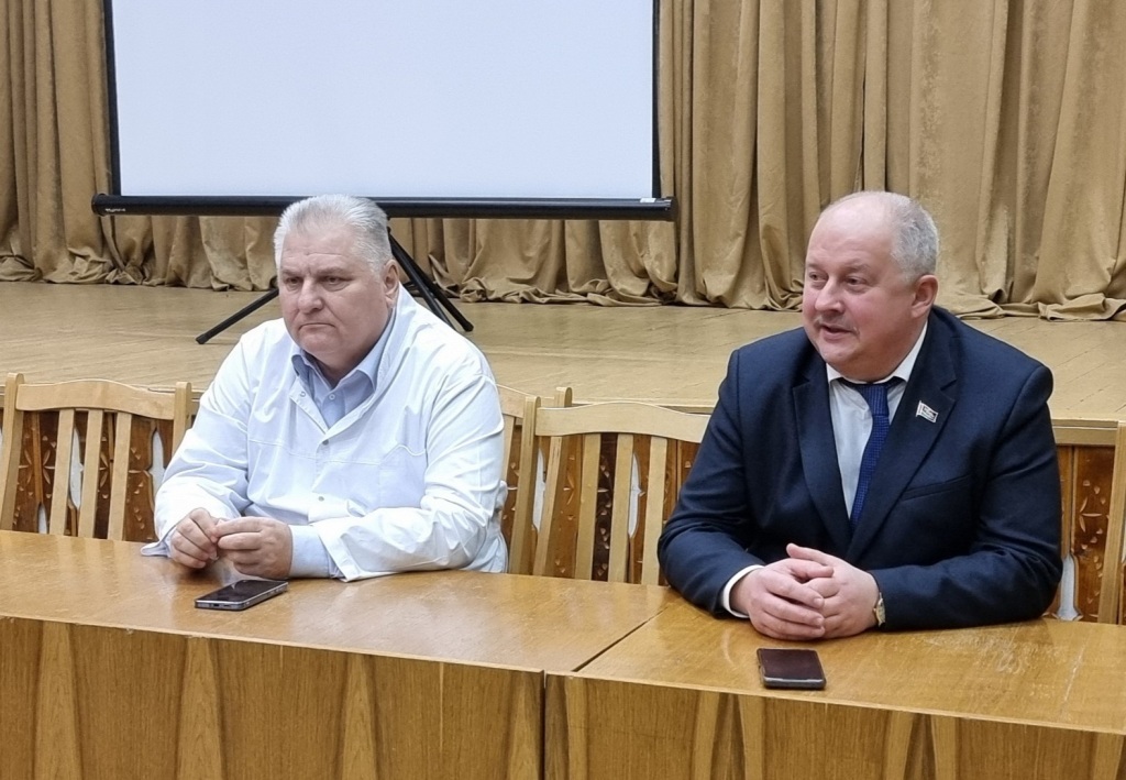 Главная тема на встречах с трудовыми коллективами региона – электоральная кампания