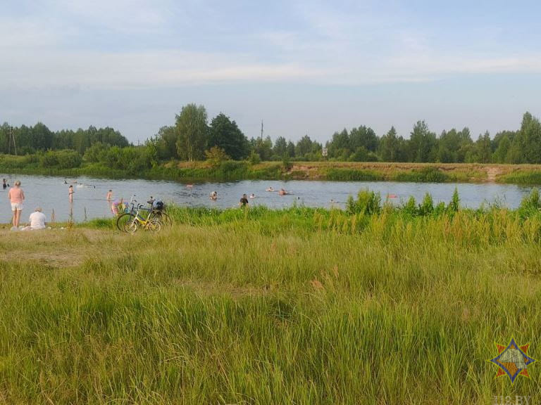 В Бобруйске на Березине спасли двух девочек