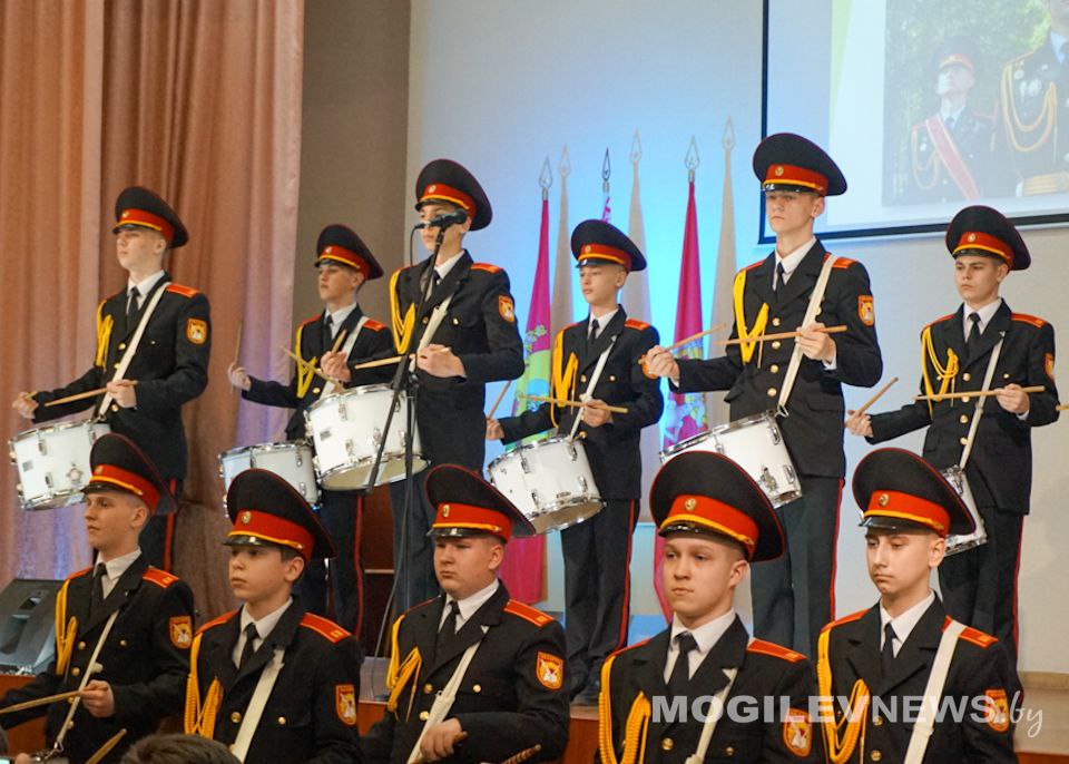 Экскурсия, конкурсы и концерт: День открытых дверей прошел в кадетском училище