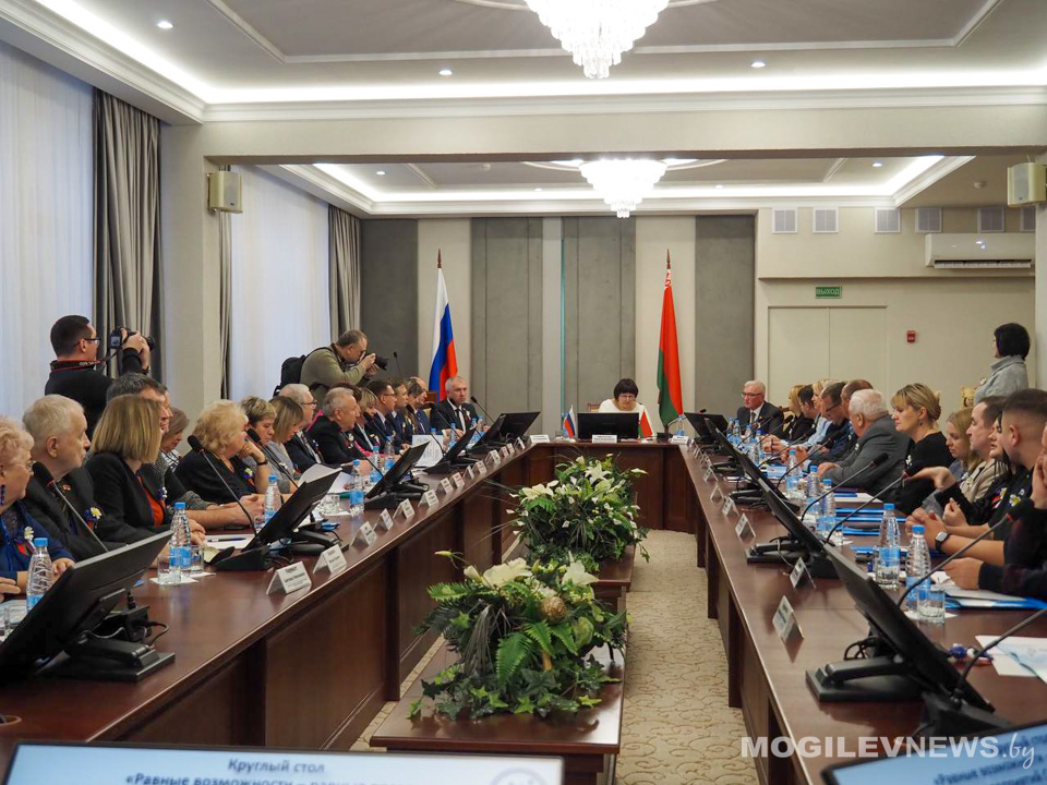 «Вместе мы сможем больше»: в Могилеве прошел фестиваль творчества для людей с ограниченными возможностями из России и Беларуси