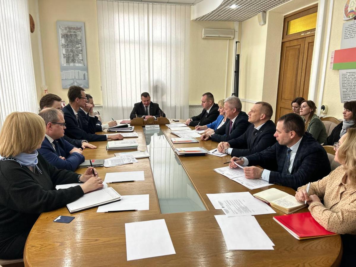 8 депутатов из областного Совета депутатов избраны кандидатами на ВНС.