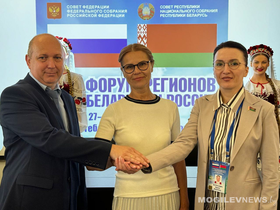 Ирина Петрусевич подписала соглашение об информационном сотрудничестве с российским СМИ. Фото