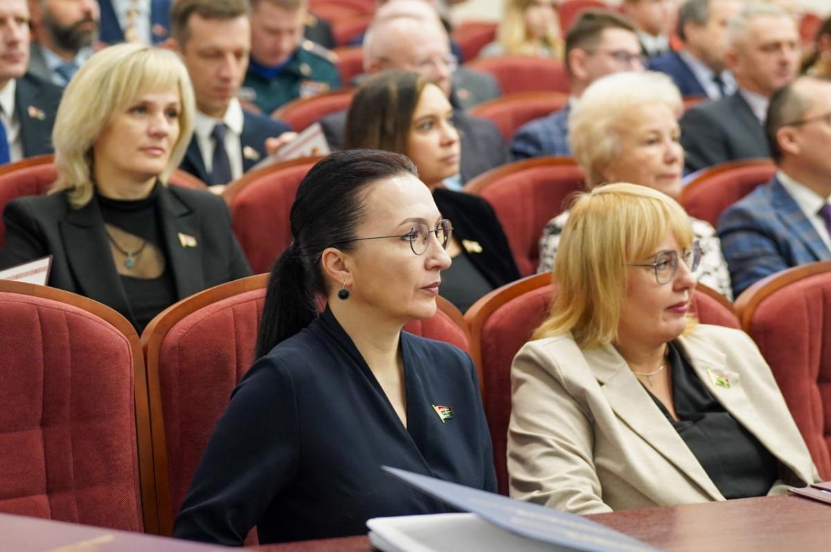 Член Совета Республики Ирина Петрусевич приняла участие в заседании Могилевского горисполкома и работе сессии горсовета депутатов. Фото