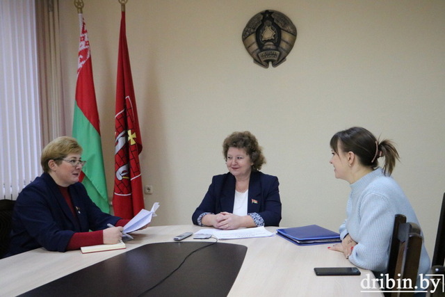 Парламентарий Елена Колеснева провела прием граждан в Дрибинском районе