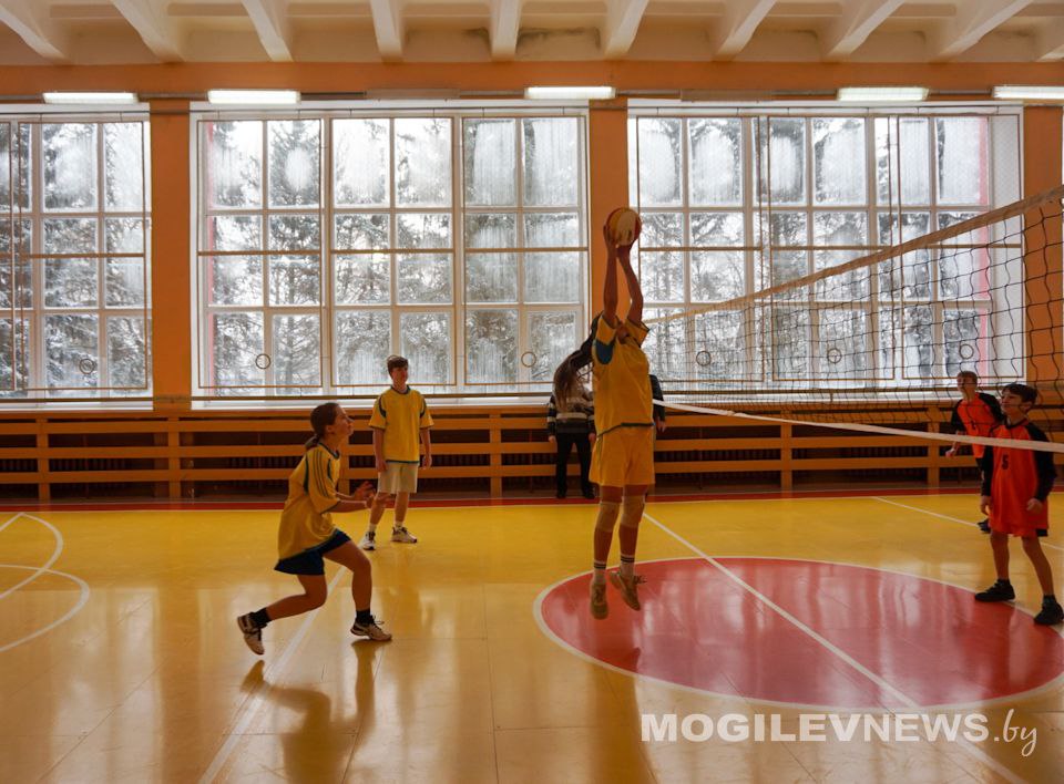 Турнир «Играй и выигрывай»: соревновались юные патриоты. Фото