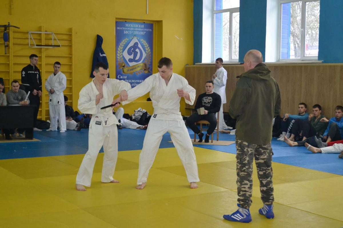 Представители силовых ведомств соревновались в рукопашном бое в Могилеве