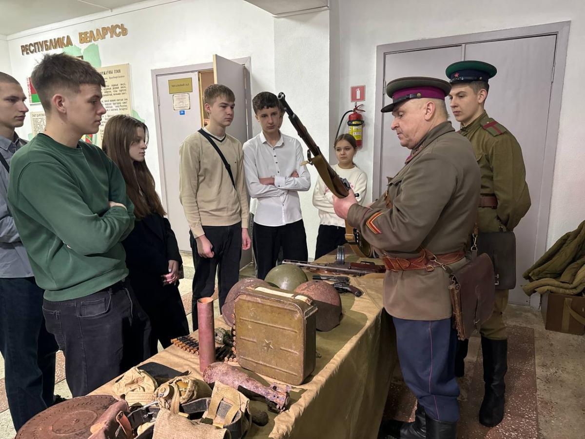 В могилевском архитектурно-строительном колледже состоялось военно-патриотическое мероприятие «За нами будущее»