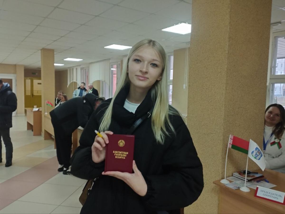 На избирательный участок — в свой день рождения пришла могилевчанка Дарья Бабинская