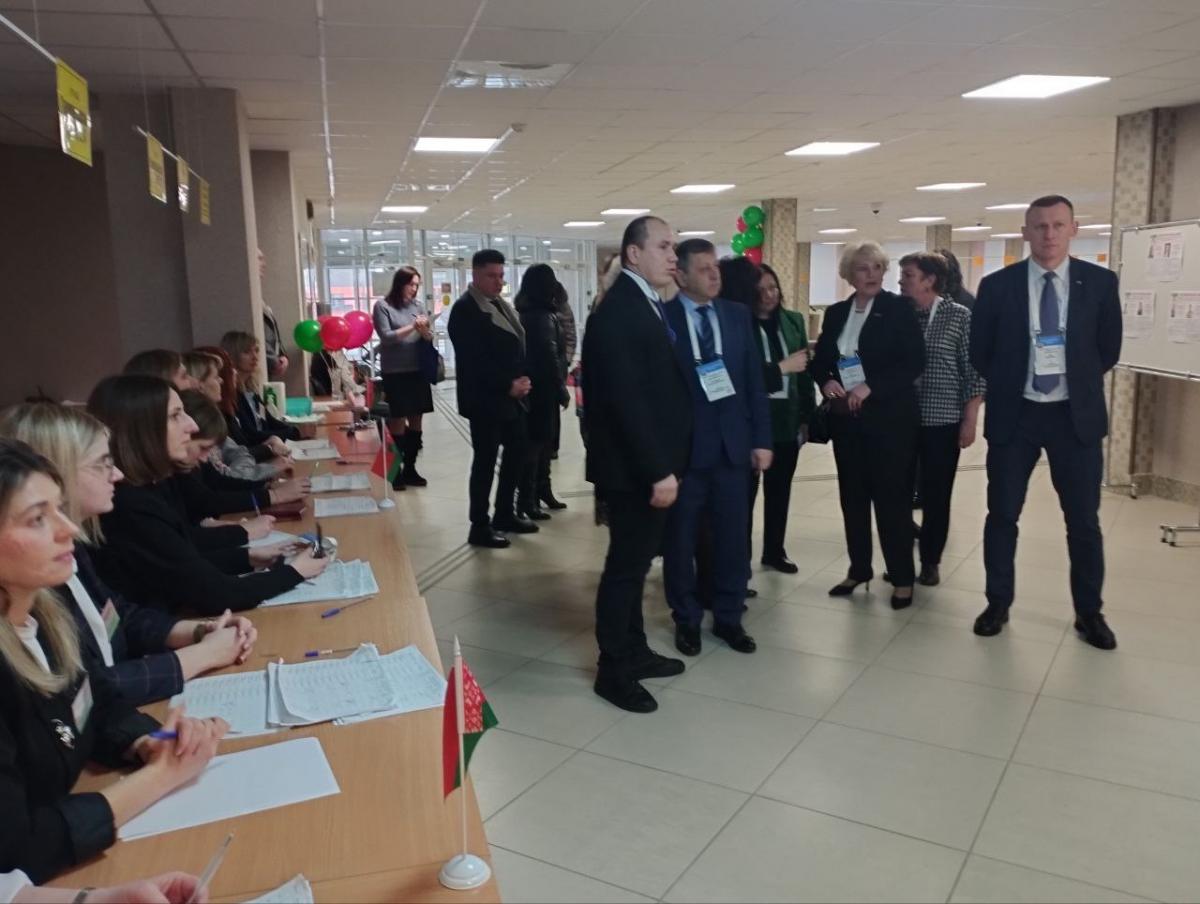Международные  наблюдатели посетили среднюю школу № 46 города Могилева