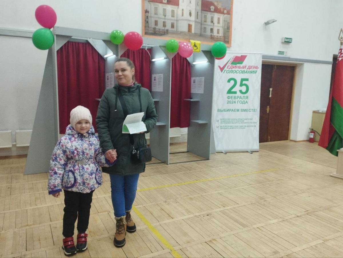 Молодая мама: "Голосуем с радостью!"