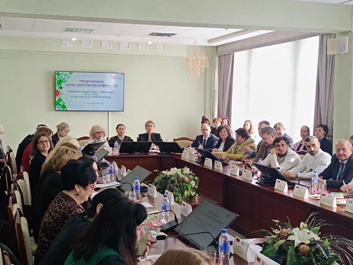 В Могилеве проходит международная научно-практическая конференция «Народное декоративно-прикладное искусство: от истоков до современности»