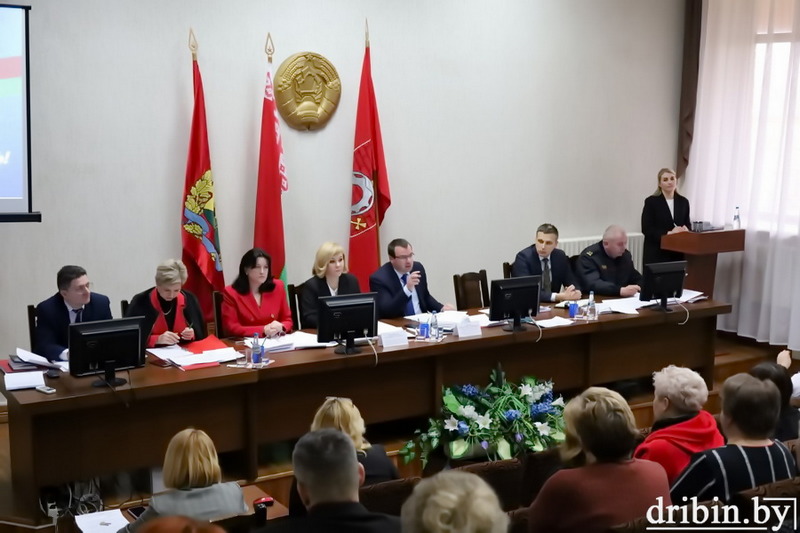 Итоги социально-экономического развития за первый квартал 2024 года обсудили на заседании Дрибинского райисполкома