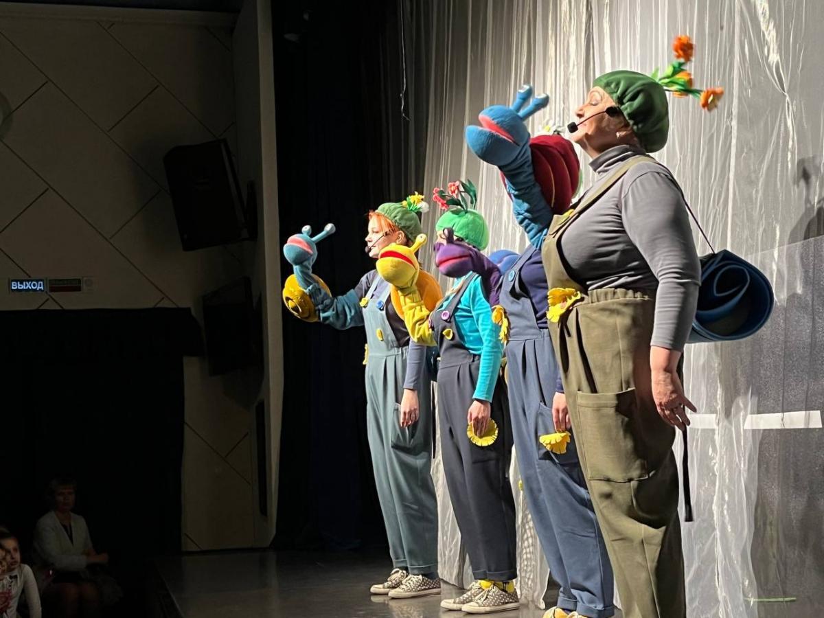 С экологической сказкой «История маленькой улитки» в Могилев приехали «кукольники» из Молодечно