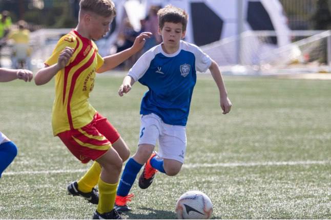 Юные футболисты из Могилева поборолись за призы турнира «Мирное небо» в России