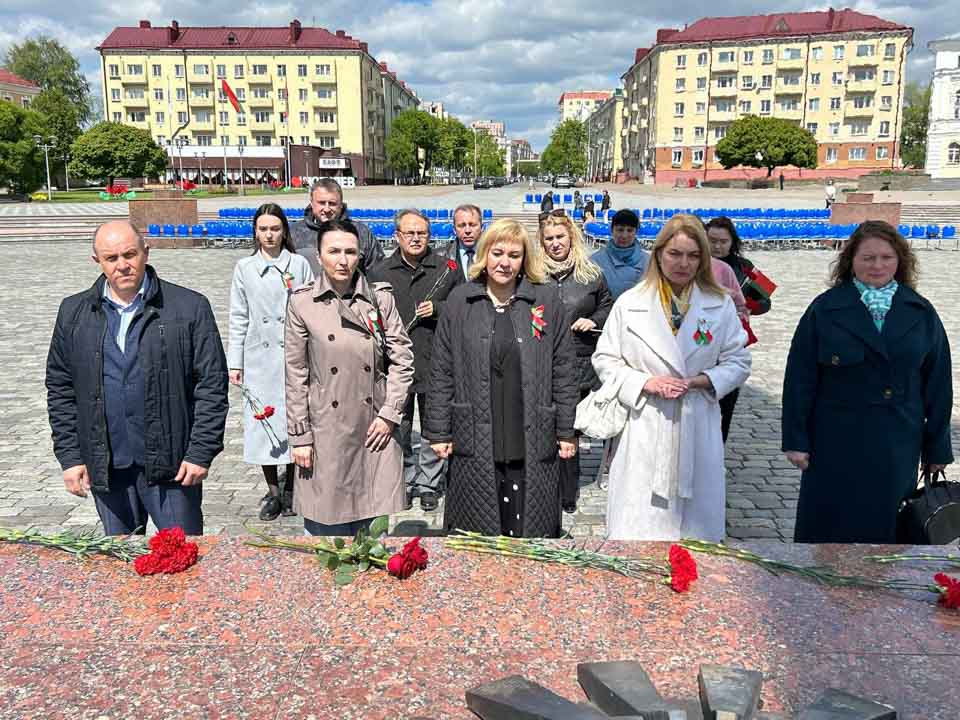Ирина Петрусевич приняла участие в церемонии возложения в Могилеве