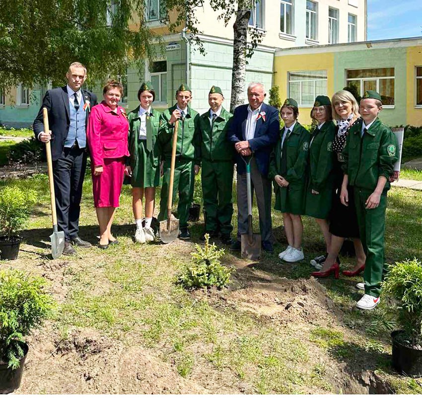 Аллея памяти появилась в Глусской санаторной школе-интернате