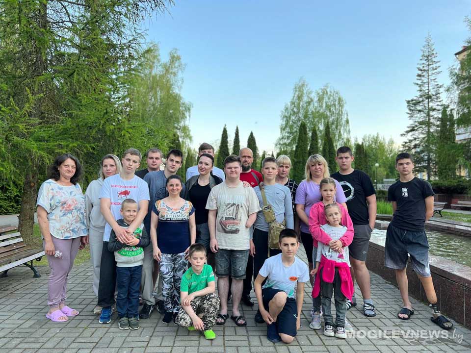 Трогательная встреча с семьями из Донбасса состоялась в могилевском санатории «Дубровенка»