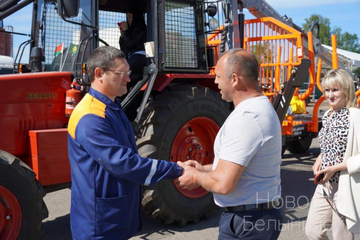 Автопарк Белыничского лесхоза пополнился новой техникой