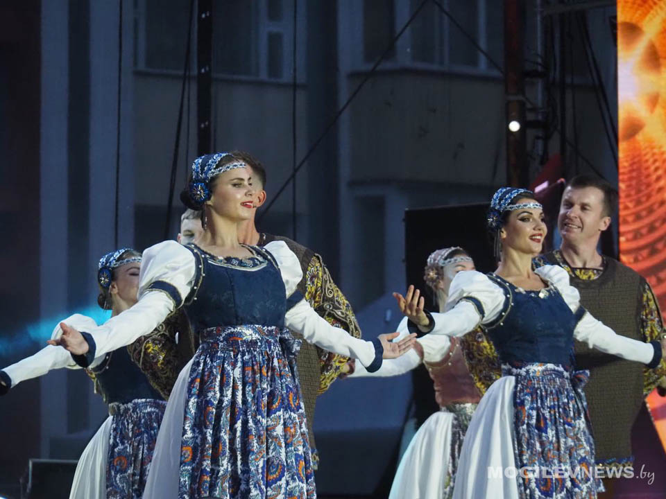 Лукашенко подчеркнул важность сохранения и развития национального культурного наследия