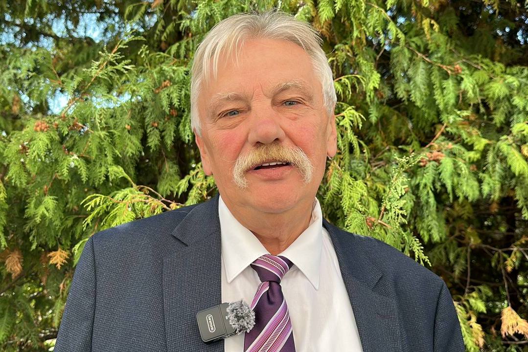 Старшыня Магілёўскага абласнога аддзялення Саюза пісьменнікаў Беларусі Алесь Казека віншуе магілеўчан з Днём народнага адзінства