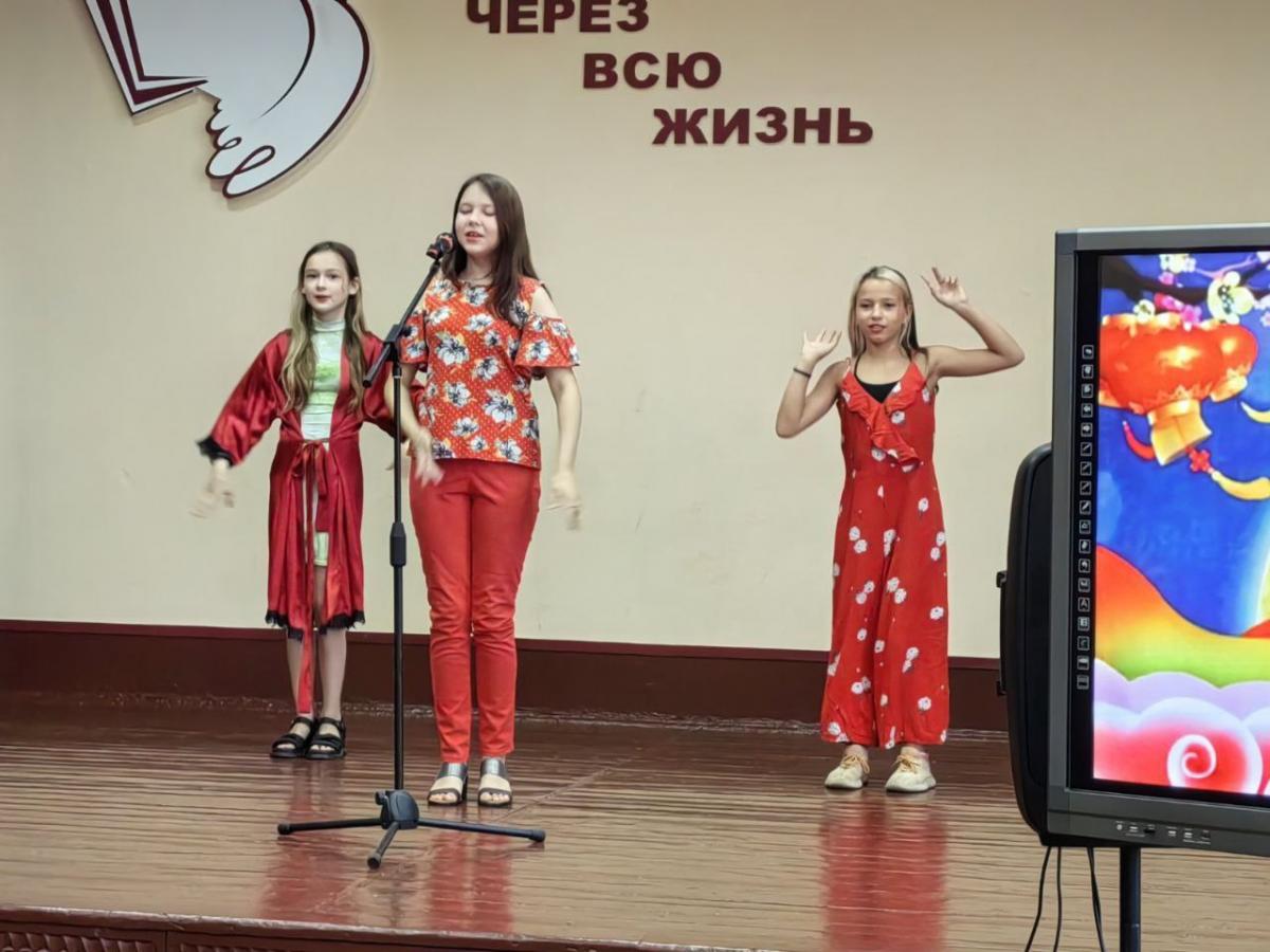 Учащиеся гимназии № 4 Могилева отметили Праздник середины осени