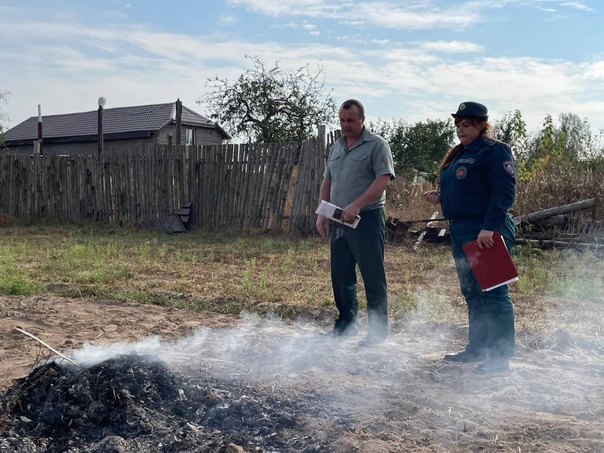 Рейд по предупреждению пожаров провели сотрудники МЧС в Могилевском районе
