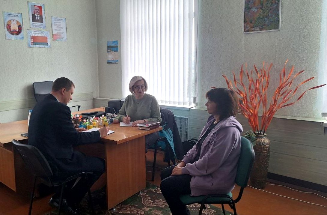 Трудовые отпуска, выплаты на оздоровление и другие вопросы интересовали граждан на профсоюзном приеме в Черикове и Чаусах