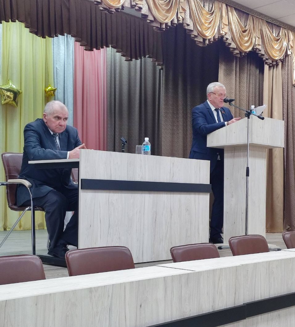 Председатель областного объединения профсоюзов провел встречу с коллективом ОАО «Можелит»