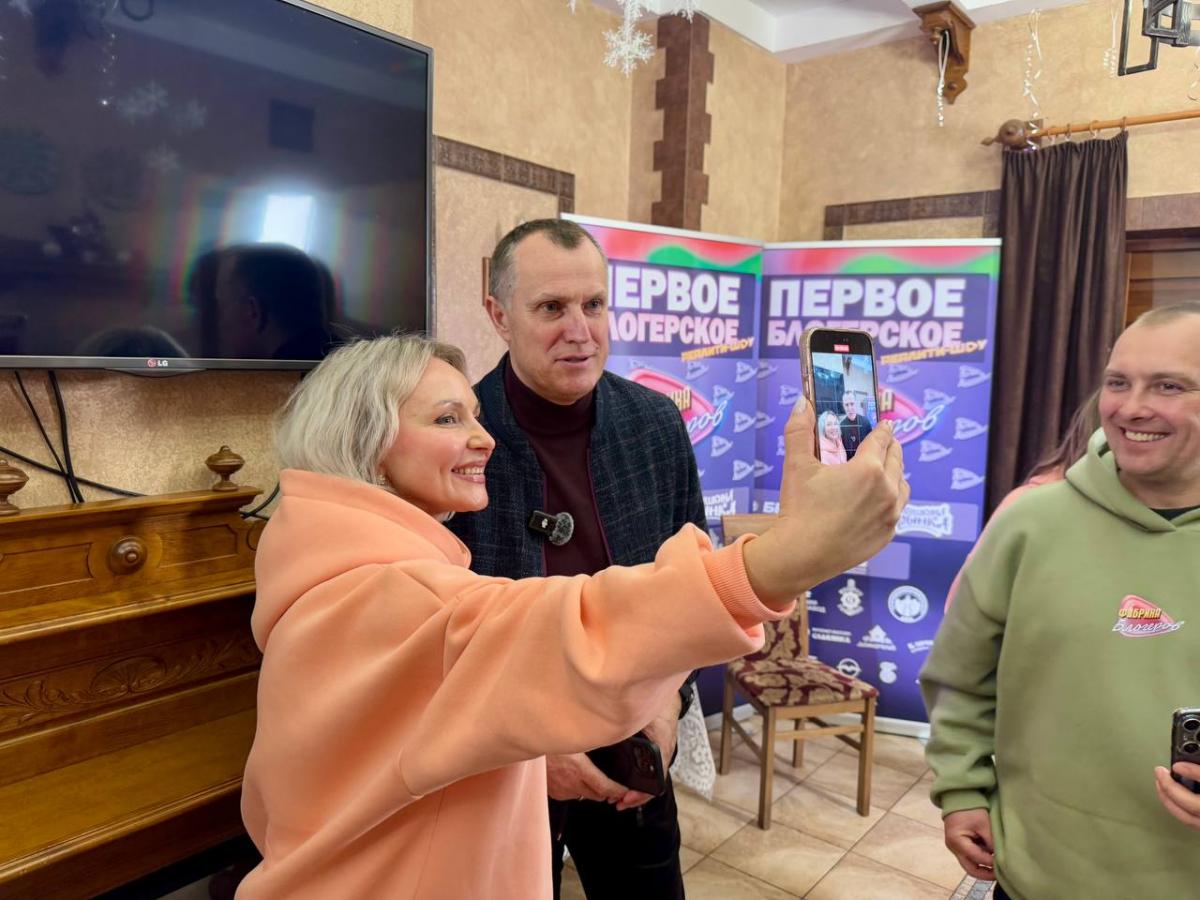 Губернатор в гостях у блогеров: неформальная встреча с Анатолием Исаченко