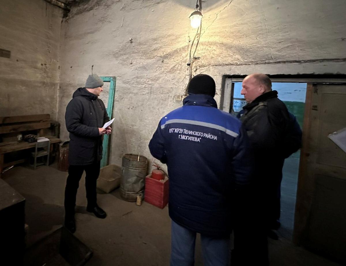 Обеспечение работников ЖКХ Могилева утепленными средствами индивидуальной защиты проверила рейдовая группа отраслевого профсоюза