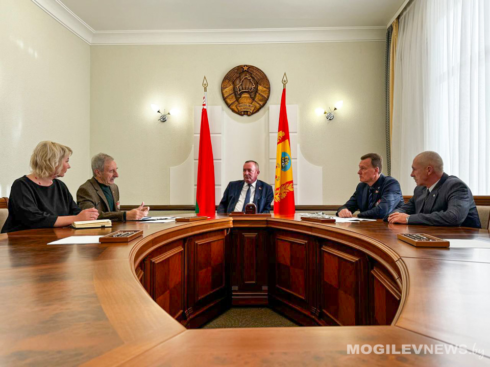 Леонид Мартынюк встретился с воинами-интернационалистами. Фото