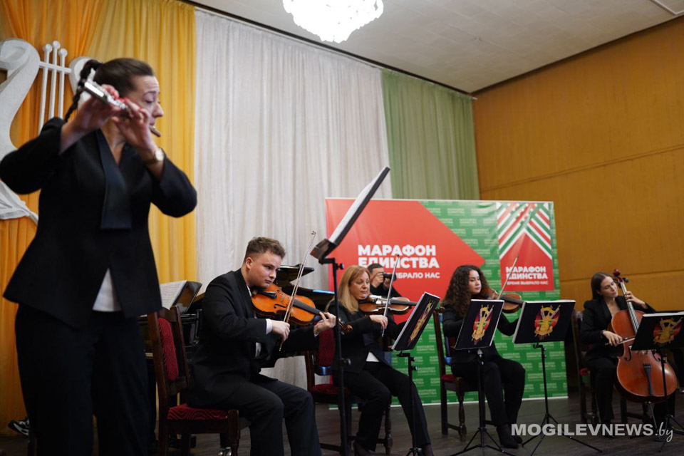 «Марафон единства»: виртуозы Президентского оркестра дали мастер-класс в бобруйской школе искусств. Фото