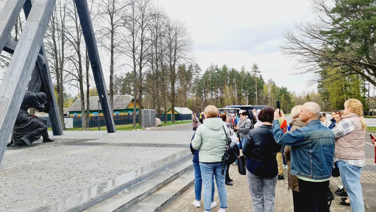 В преддверии Дня Победы могилевские медики посещают знаковые места региона
